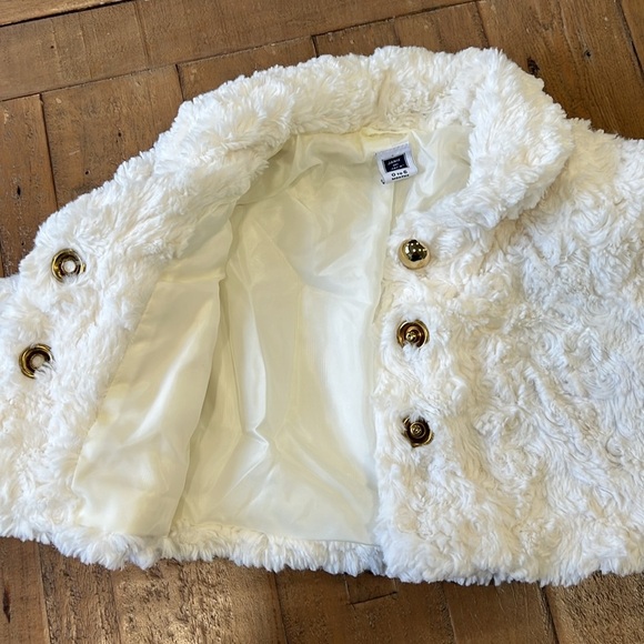 Jamie and jack white faux fur jacket - Picture 3 of 6